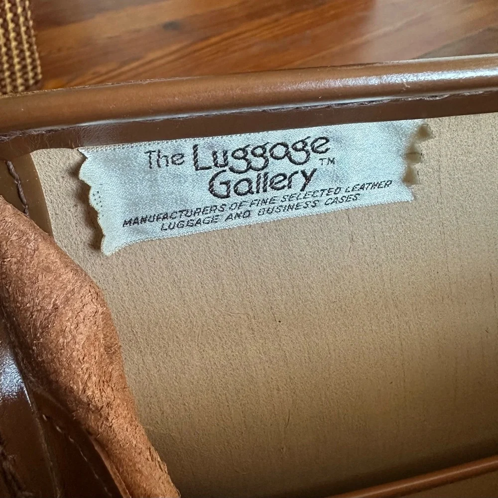 Vintage 70s The Luggage Gallery leather business case w key